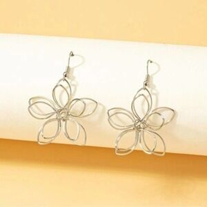 3-D Silver-Tone Flower Earrings BRAND NEW